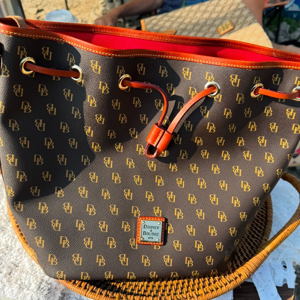 Dooney Purse. Only used 1 time. - Picture 2 of 4